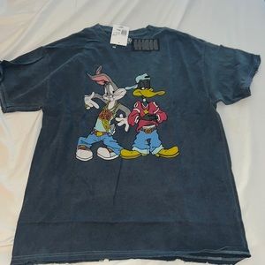 Brand new forever 21 T-shirt never worn with tags. m/L